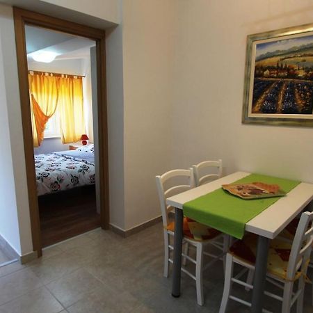 Apartments Tomislav Malinska Esterno foto